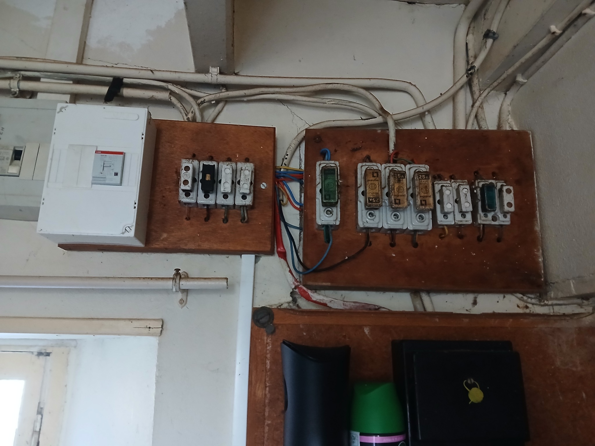 Rénovation tableau électrique avec remplacement d’une ancienne installation et modernisation du coffret de distribution
